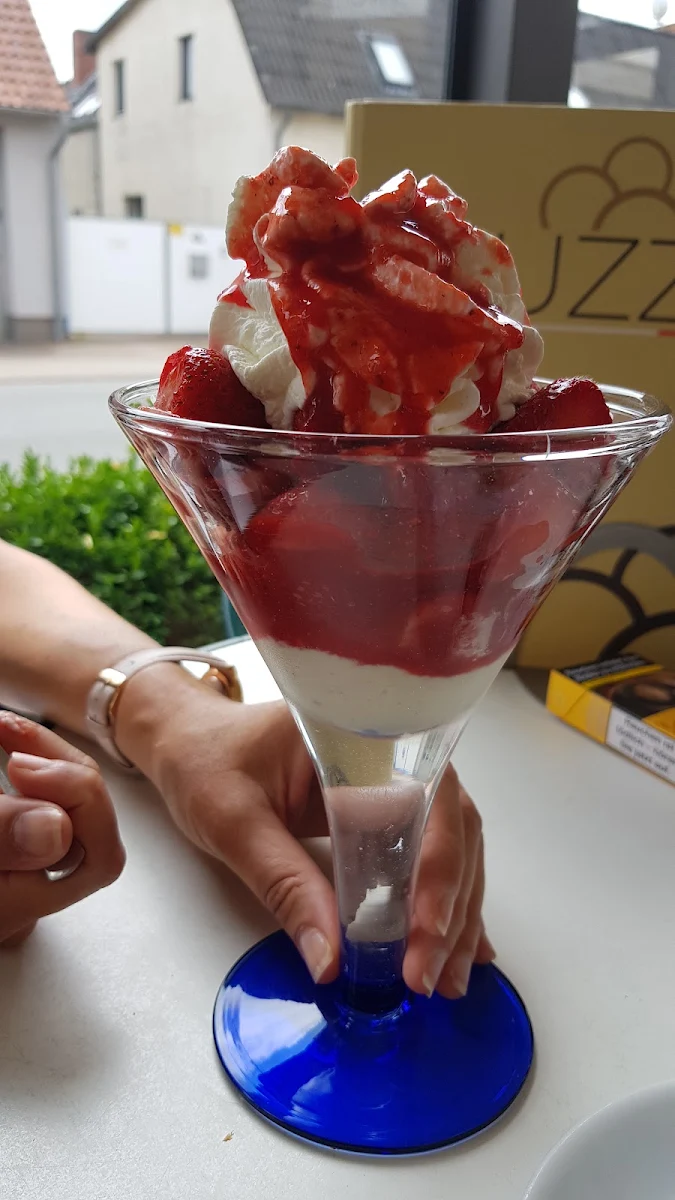 Erdbeerfruchtbecher, Guzzo Gelato & Caffè