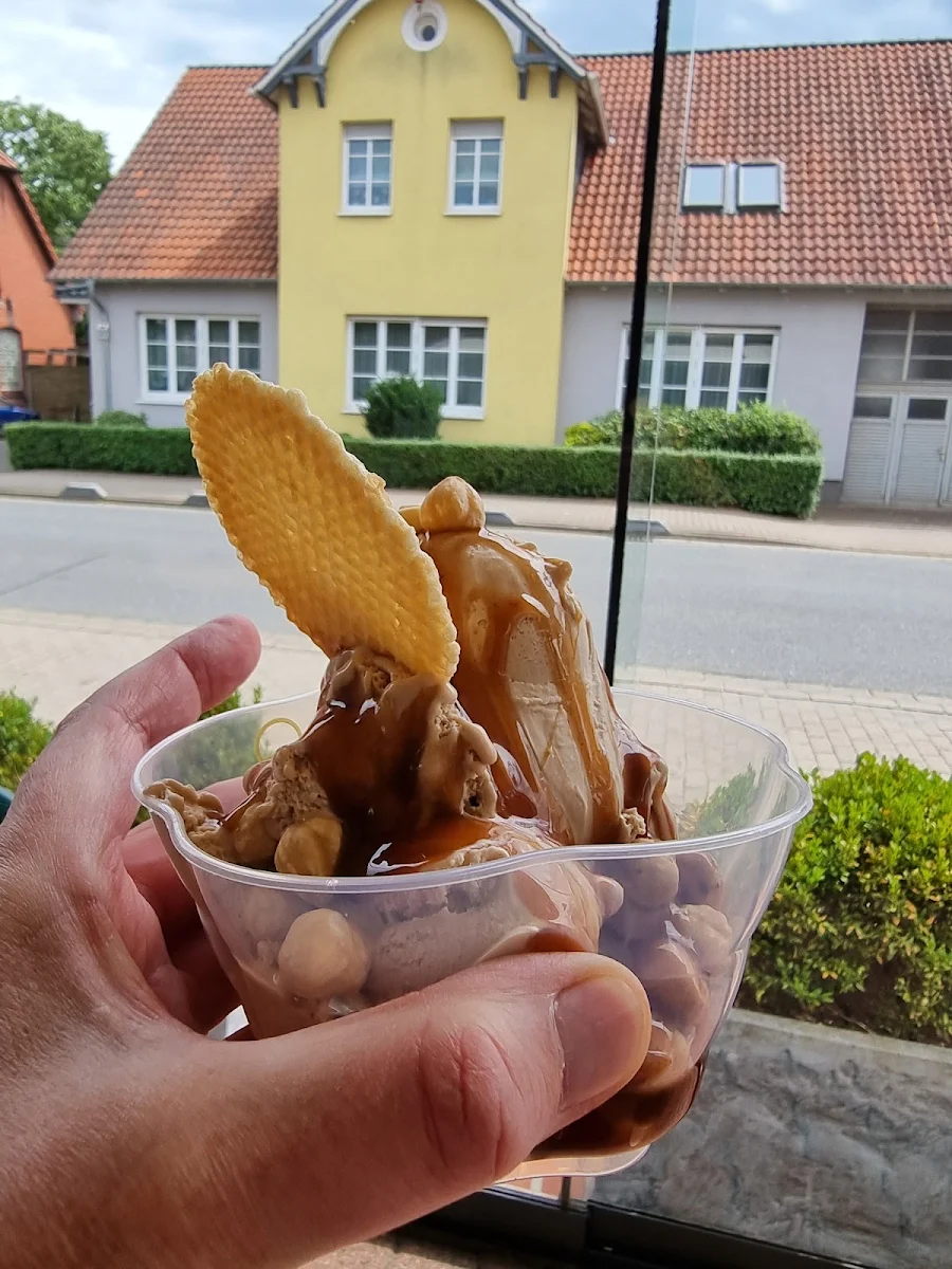 Haselnuss Becher Klein, Guzzo Gelato & Caffè