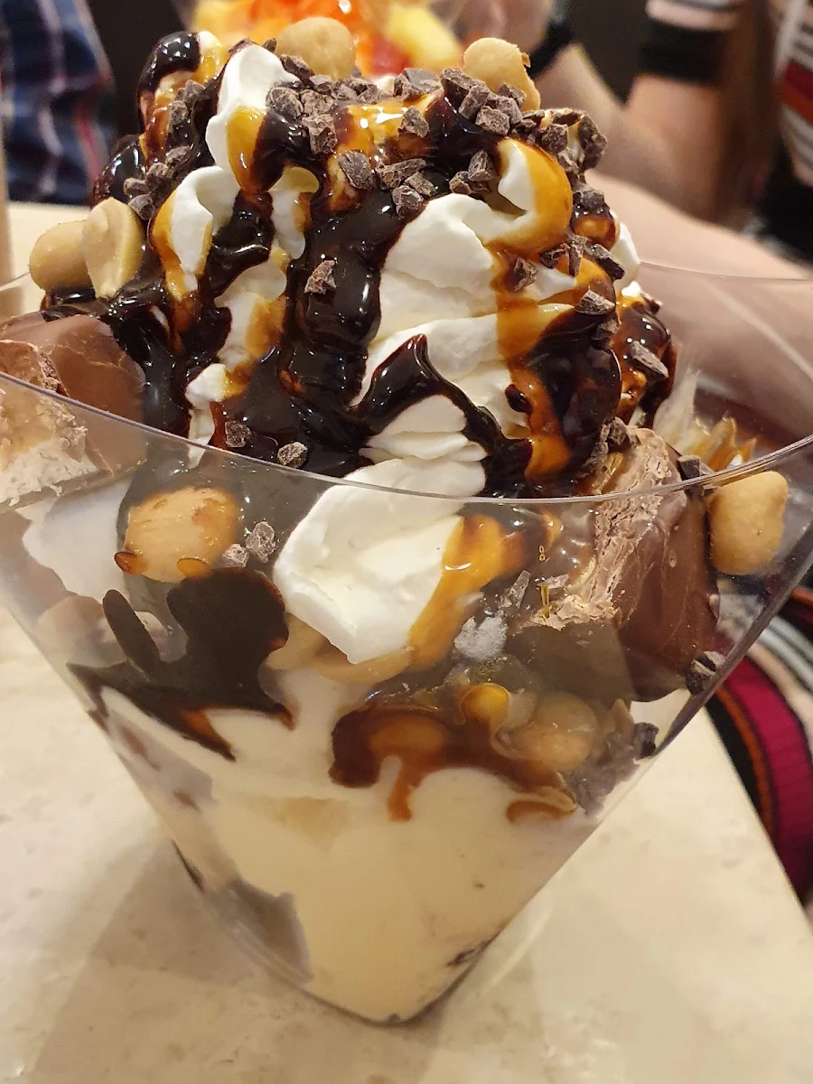 Nussbecher, Guzzo Gelato & Caffè