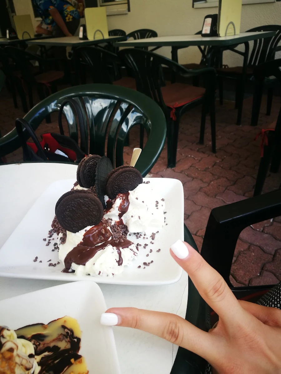 Oreo Teller, Guzzo Gelato & Caffè