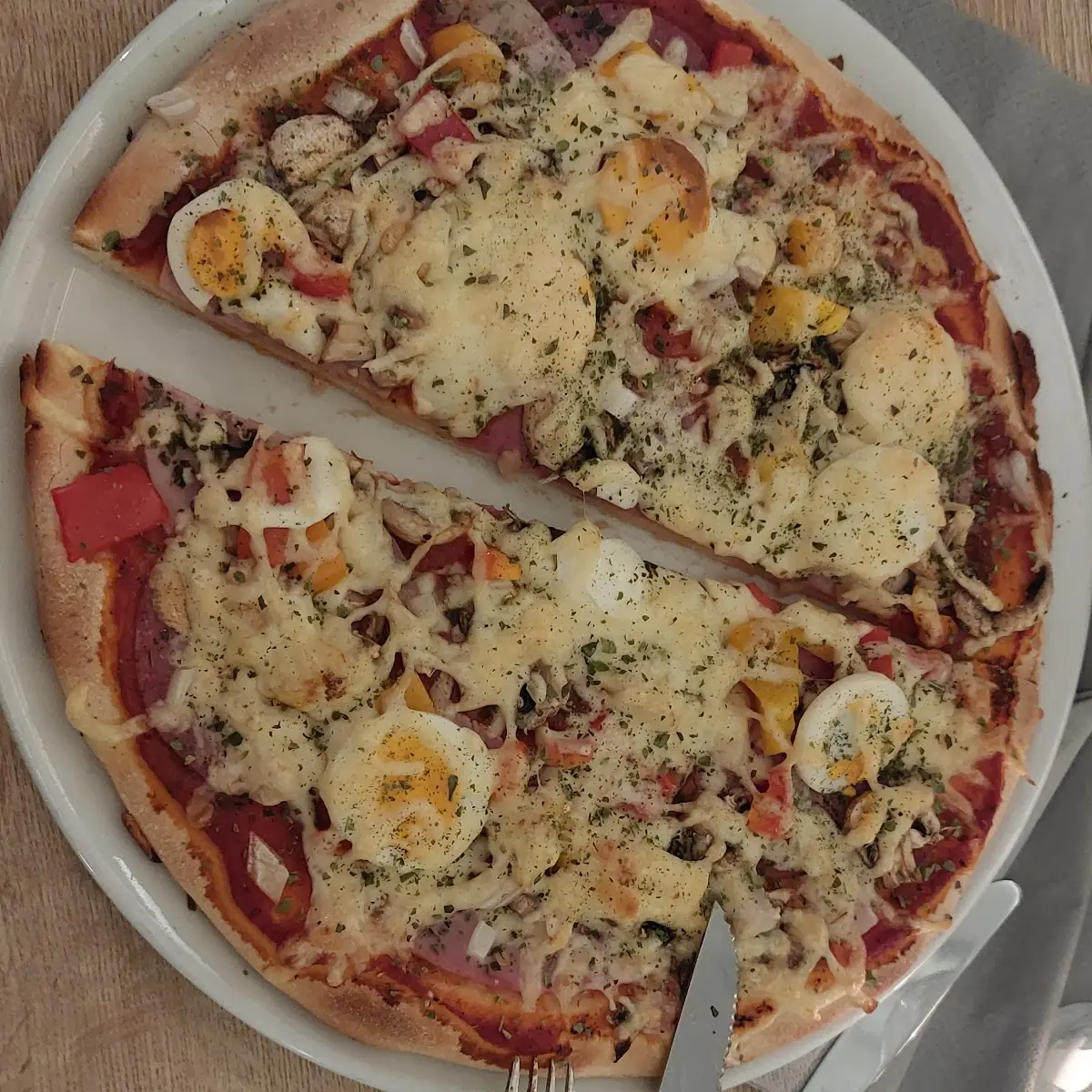 Hexen-pizza, Cameo