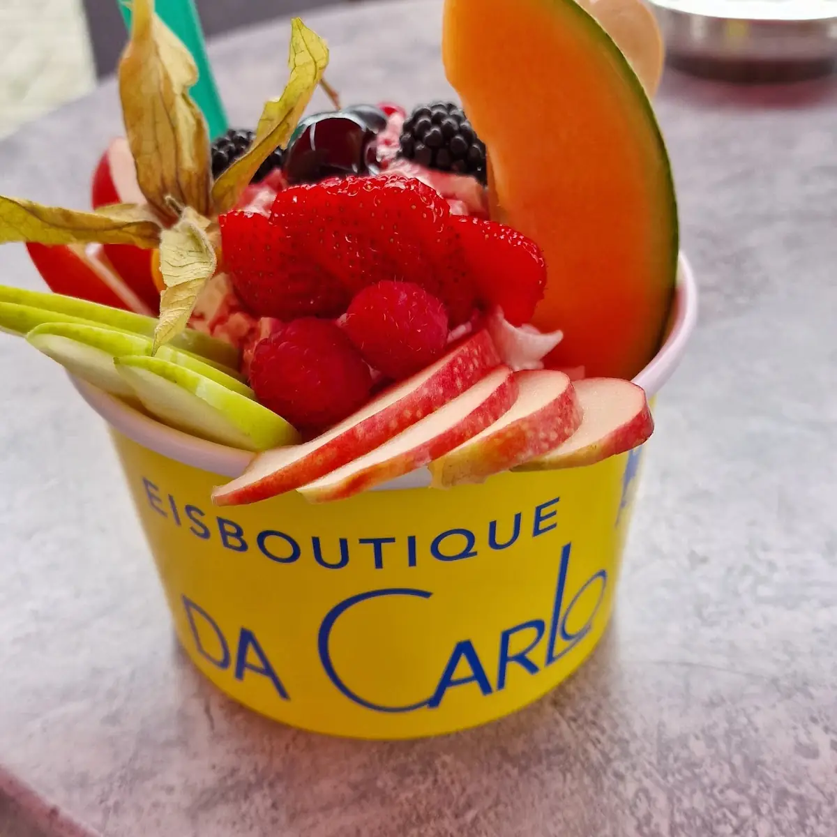 Früchteeisbecher