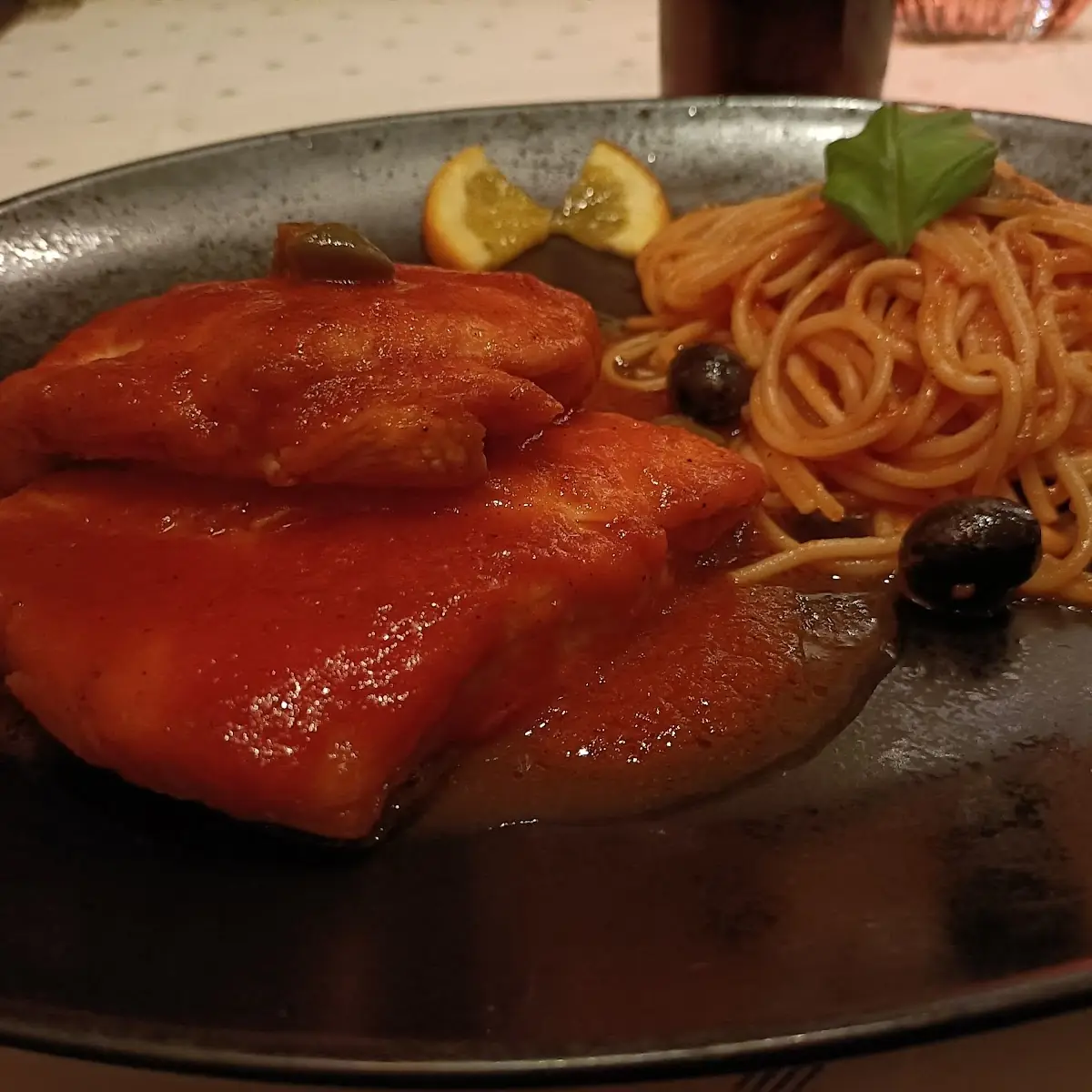 Pute Mit Spaghetti