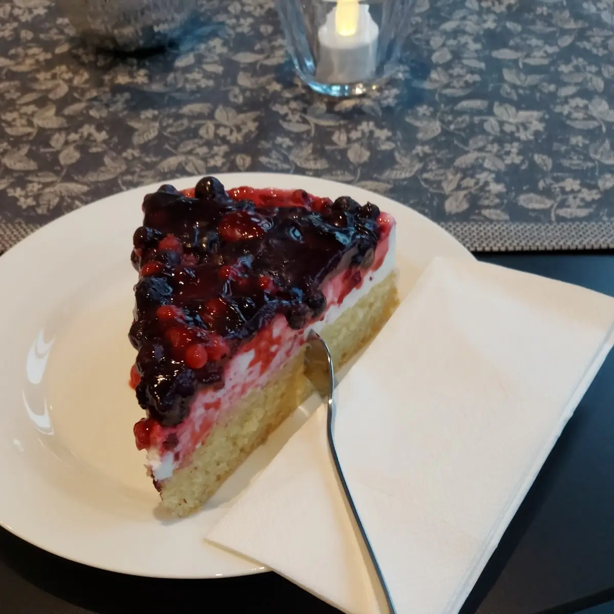 Waldbeerentorte