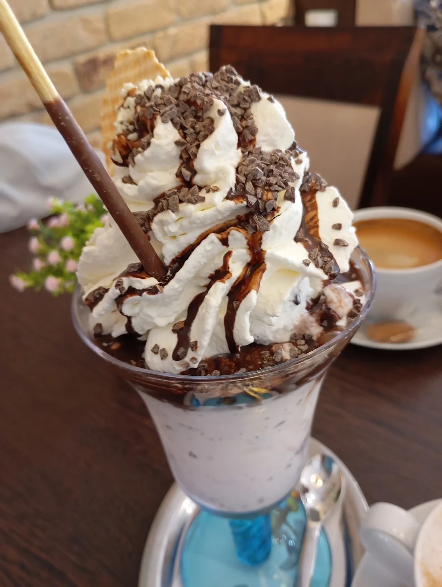 Stracciatella Eisbecher, EISCAFE Zanellato