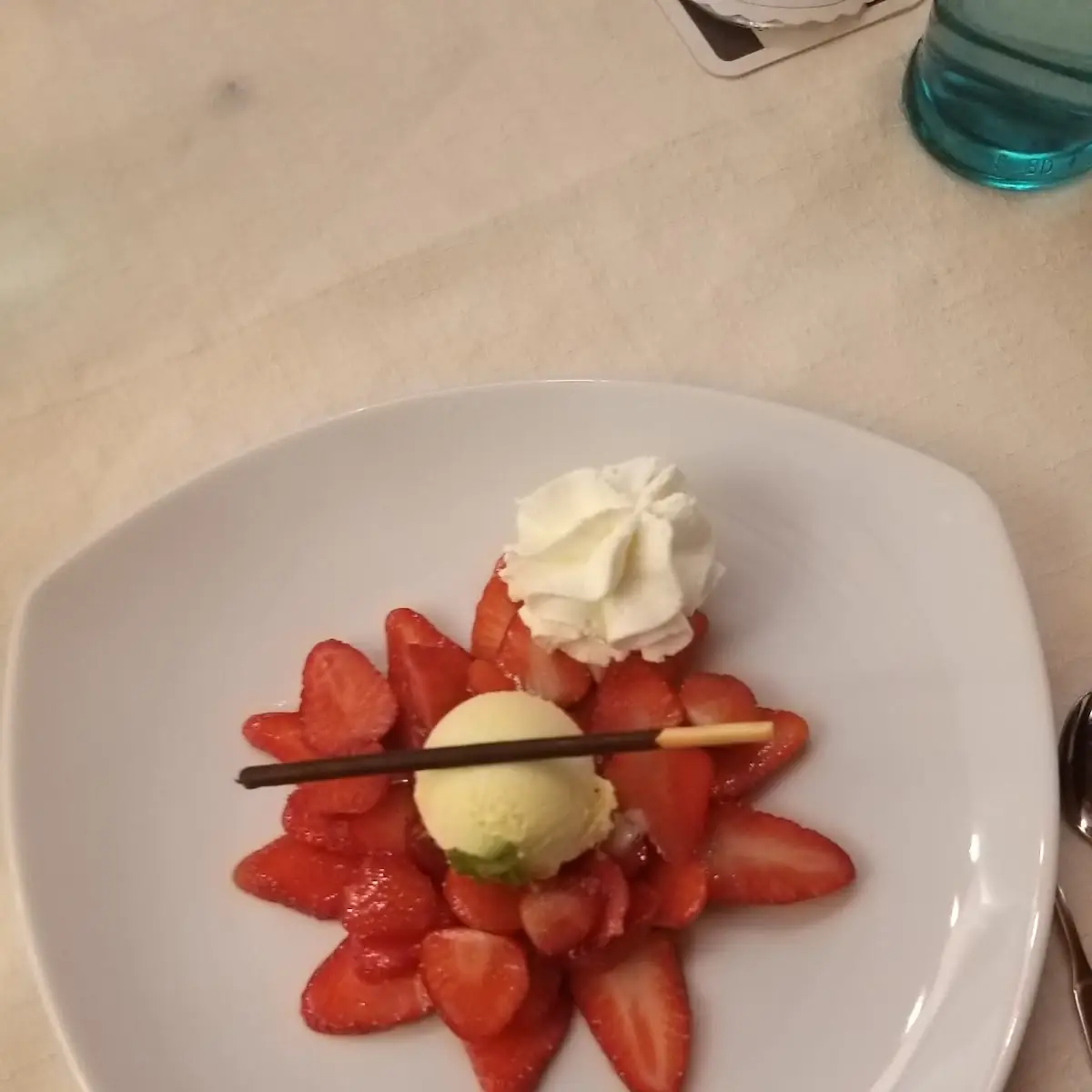 Erdbeeren Mit Vanilleeis, Löwenstuben