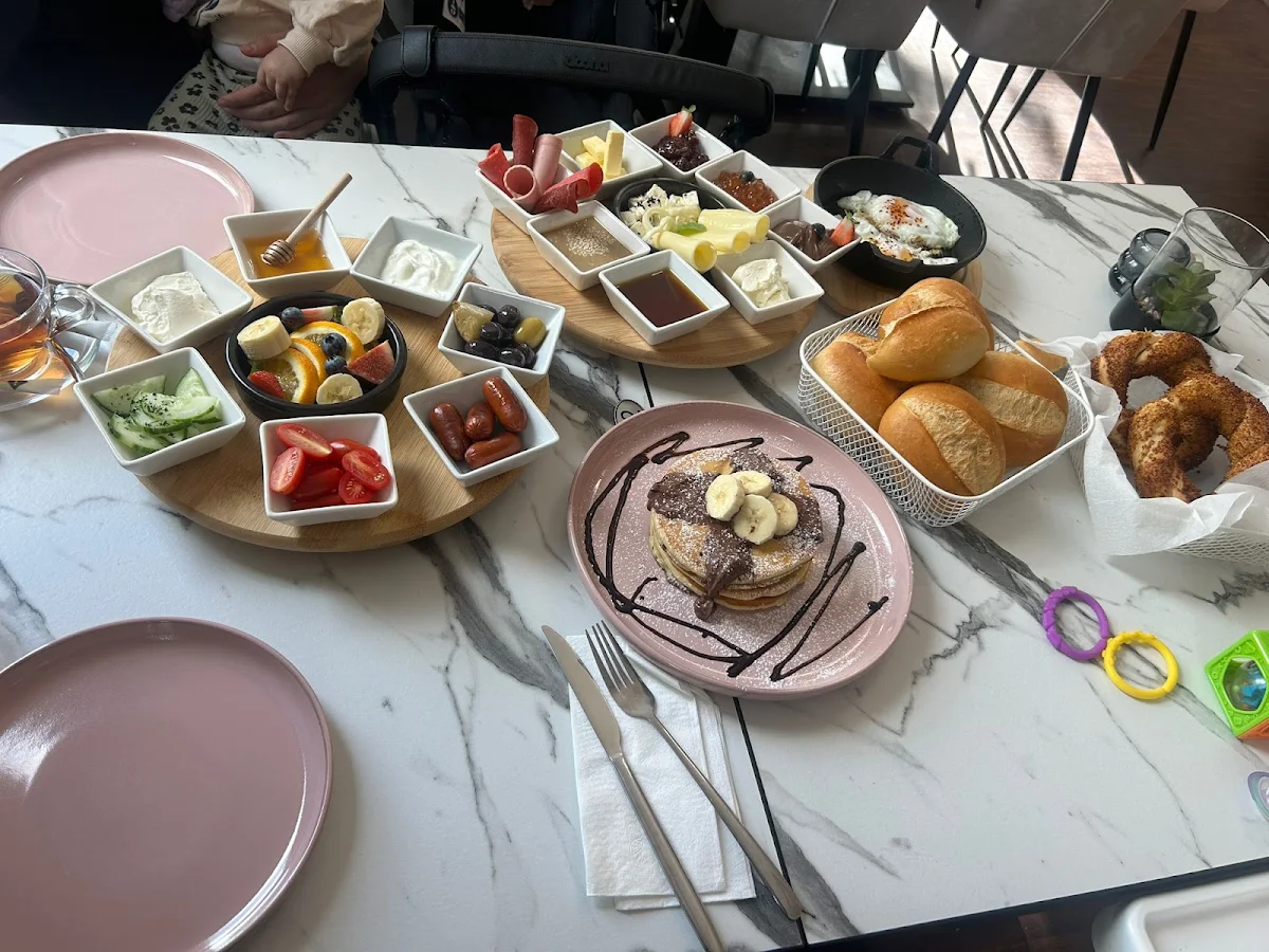 Highlights, Dilan‘s Café