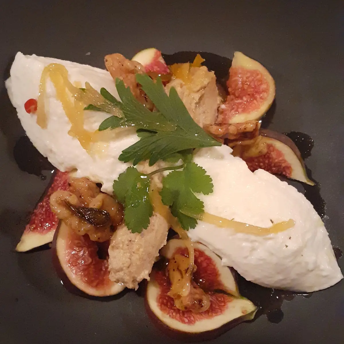Büffelmozzarella Mit Feigen, Restaurant Meierei im Waldknechtshof