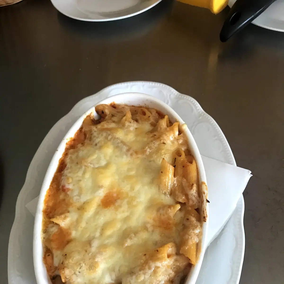 Nudel Mit Kâse Uberbackhen, Dodo Kebaphaus