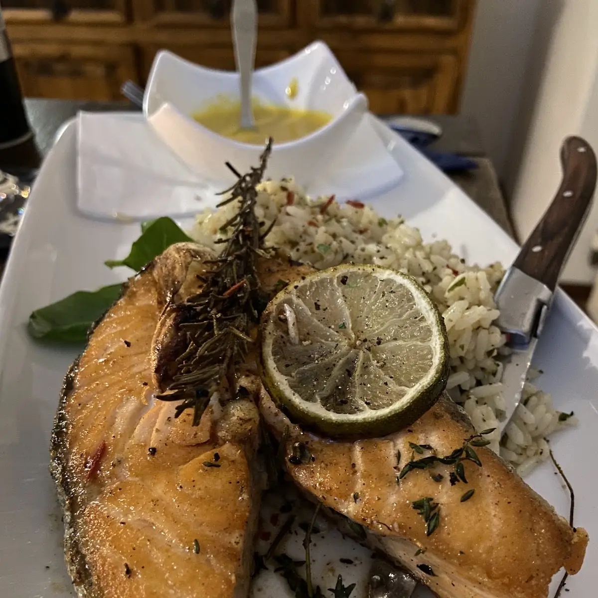 Fisch, Leo´s im werkhaus (ehemals Bahnhof)