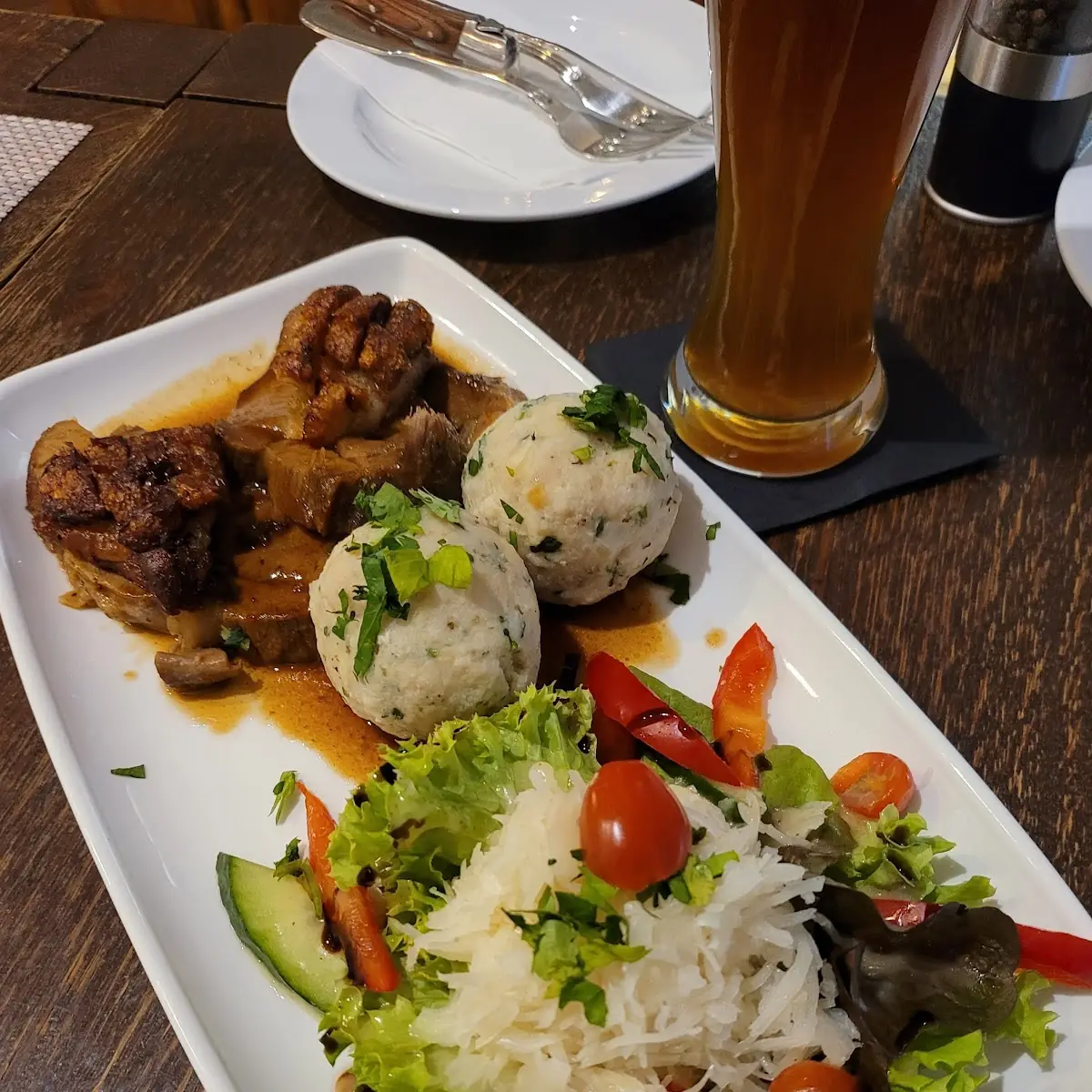 Schweinebraten, Leo´s im werkhaus (ehemals Bahnhof)