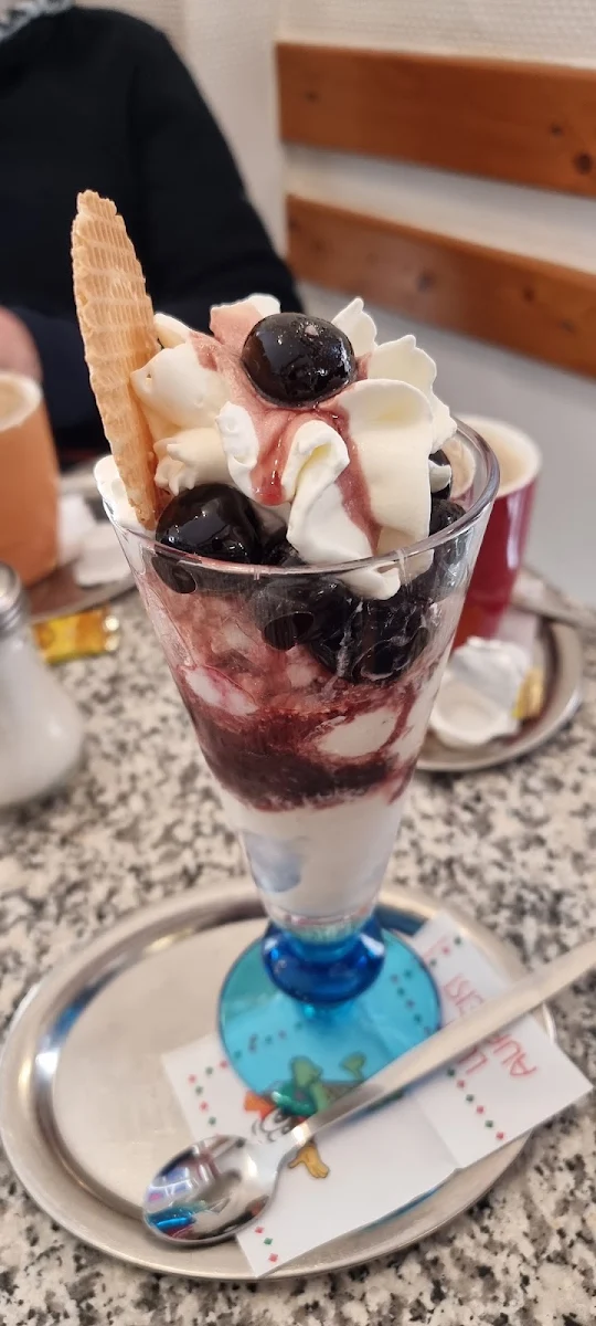 Amarena Becher