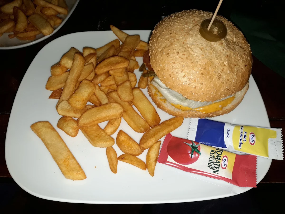 Hamburgermenü, The Pub / Oldenburg