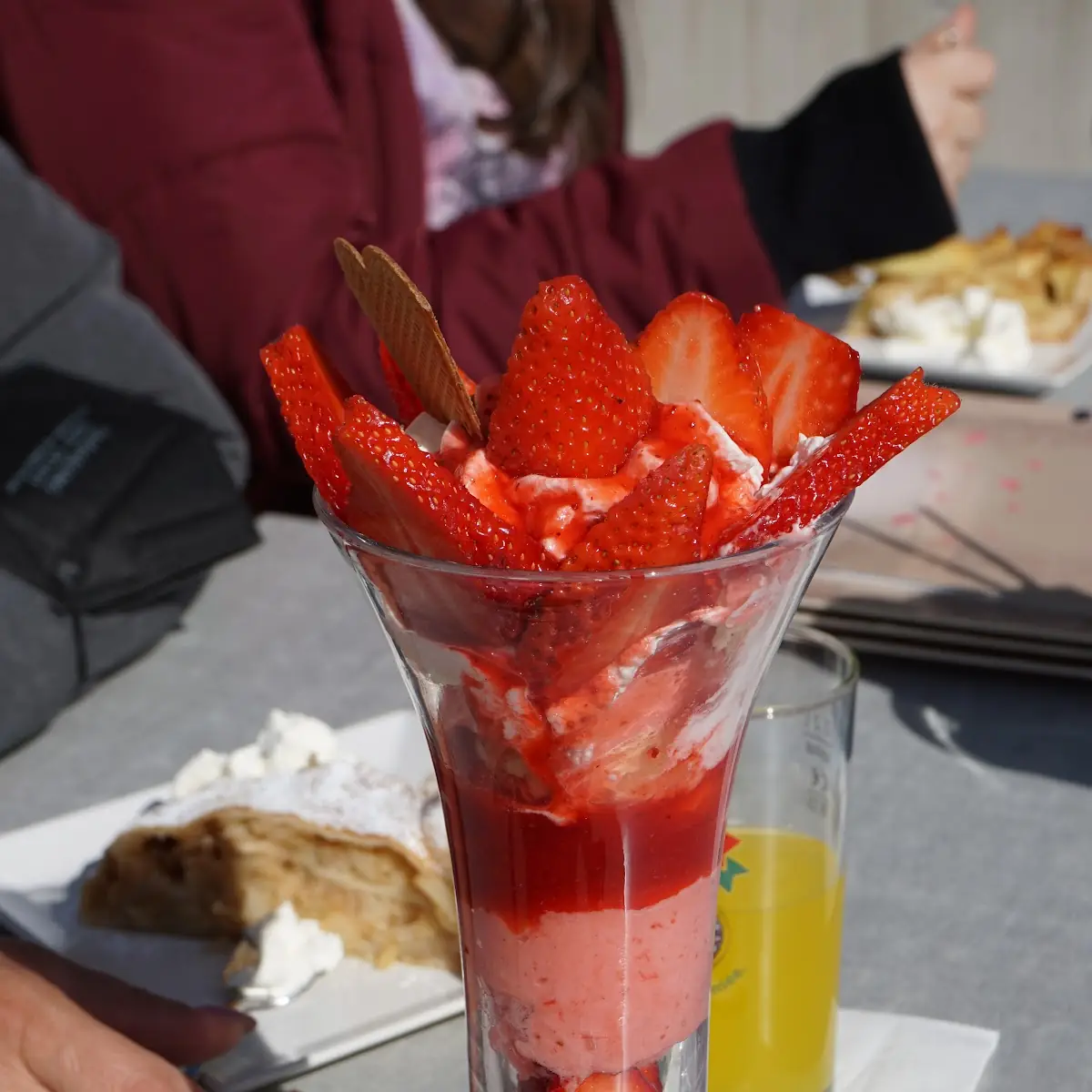Erdbeerbecher