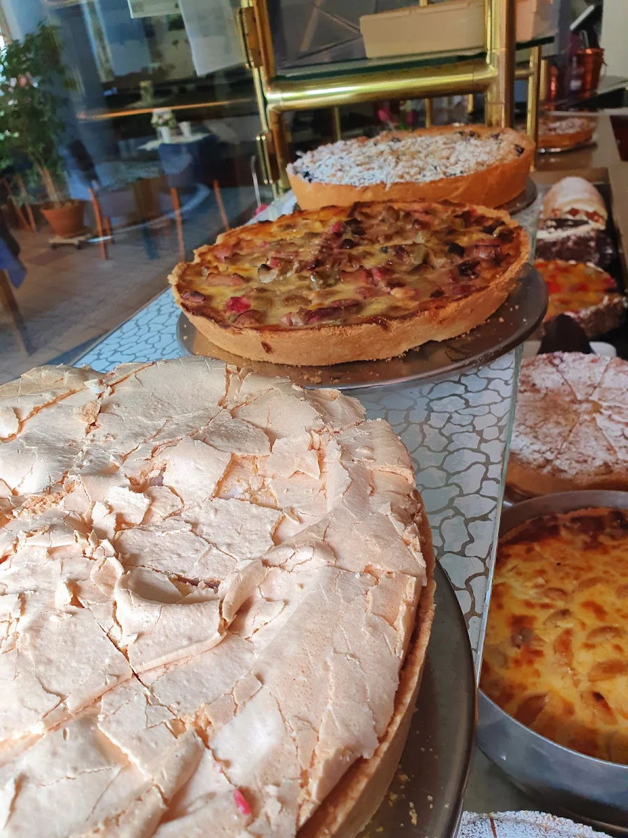 Highlights, Schubert's Cafe