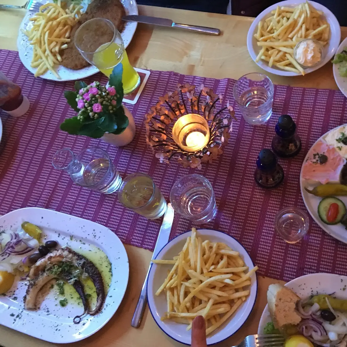 Highlights, Restaurant Nefeli