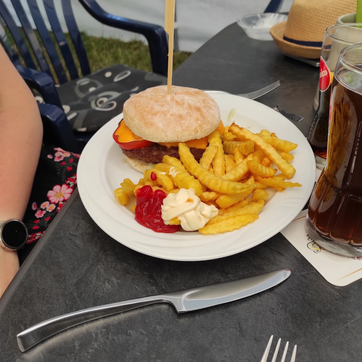 Cheeseburger, Gaststätte Weiße Schanze