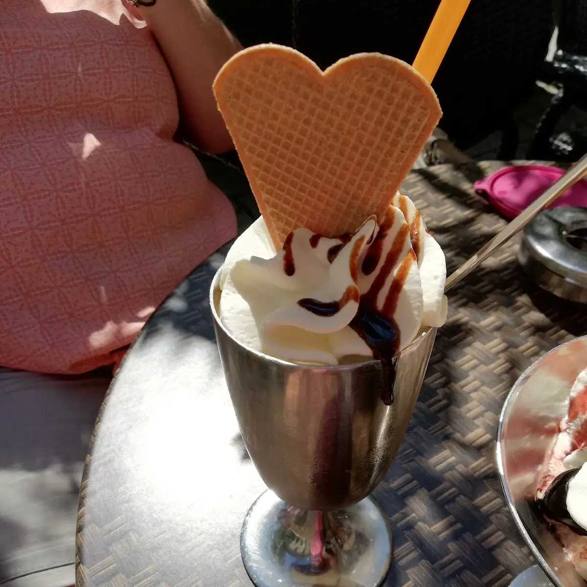 Amarena Becher