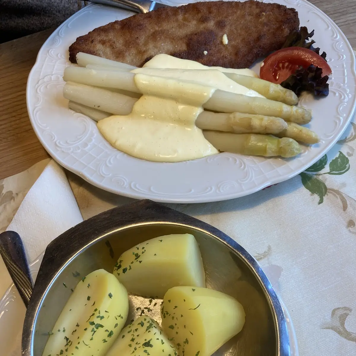 Highlights, Gaststätte Meat and More