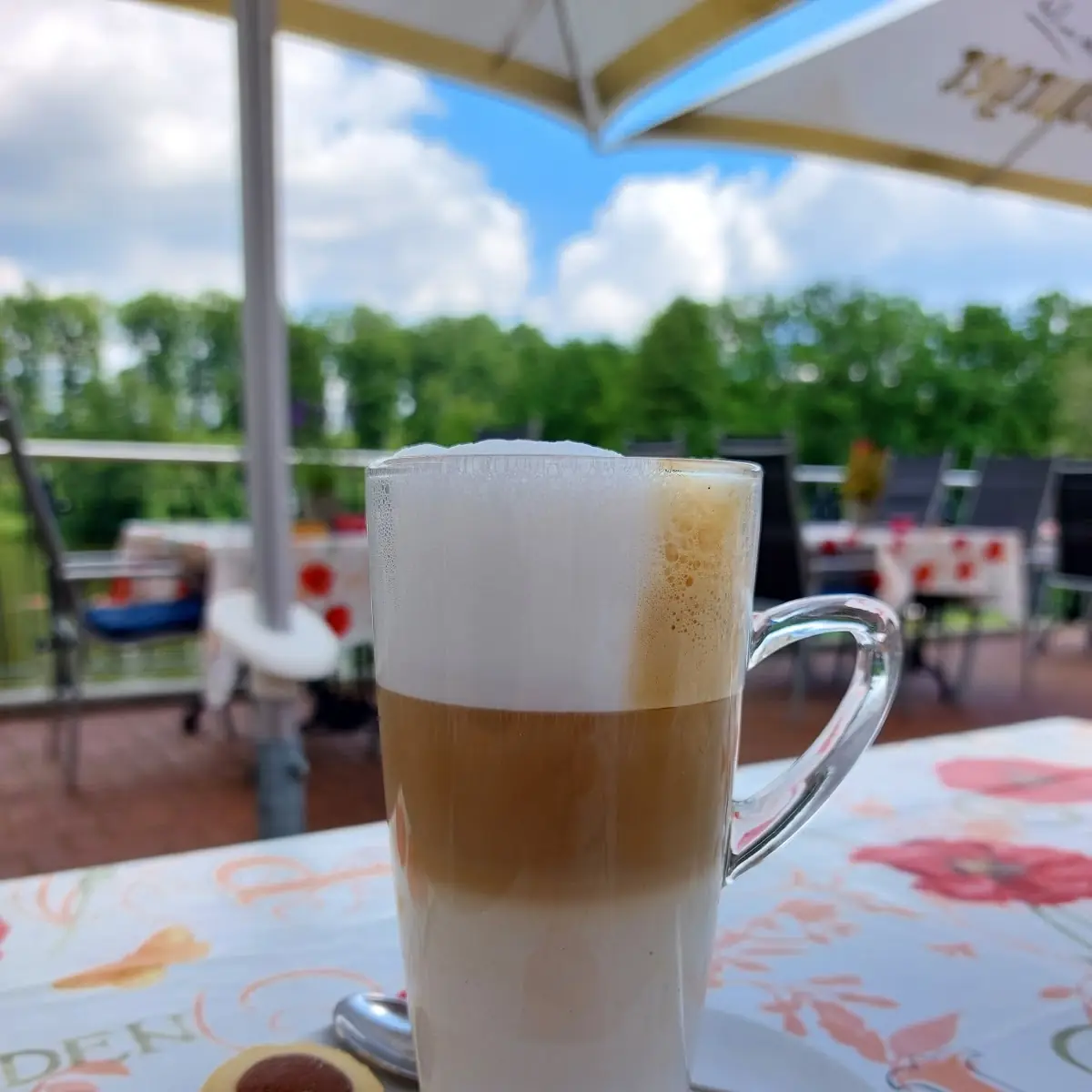 Latte Macchiato, Café Restaurant Seeterrasse