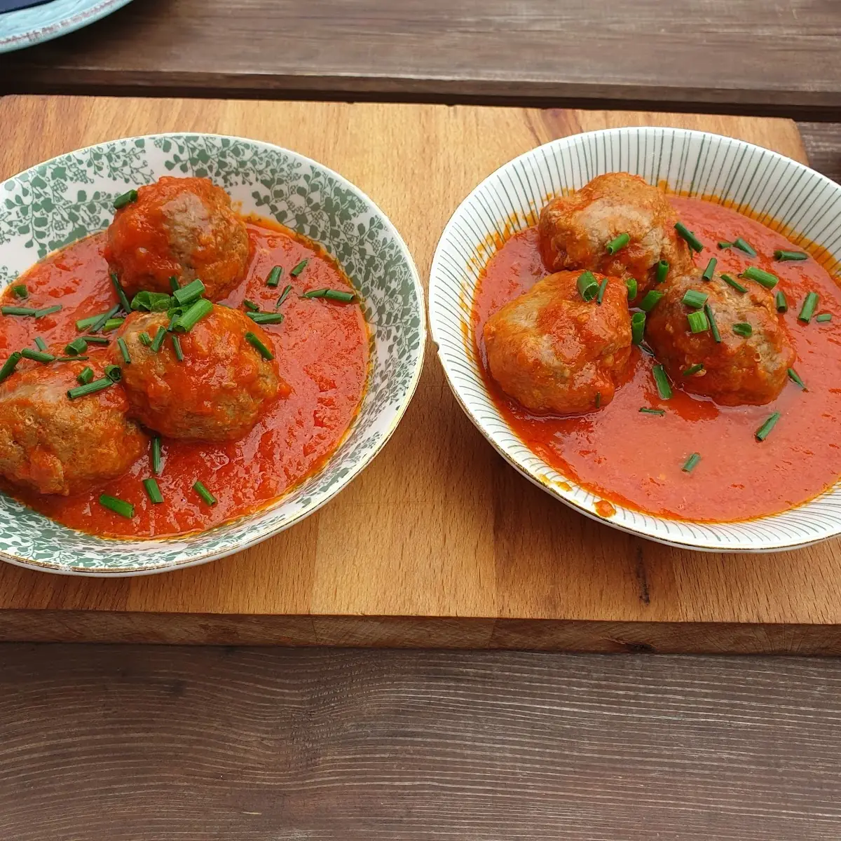 Albondigas, tapas & wine