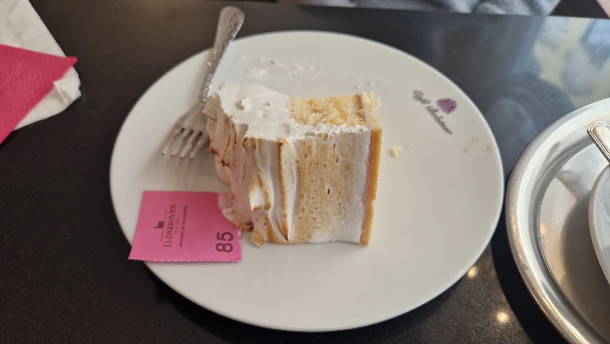 Zitronenbaiser, Café Belstner