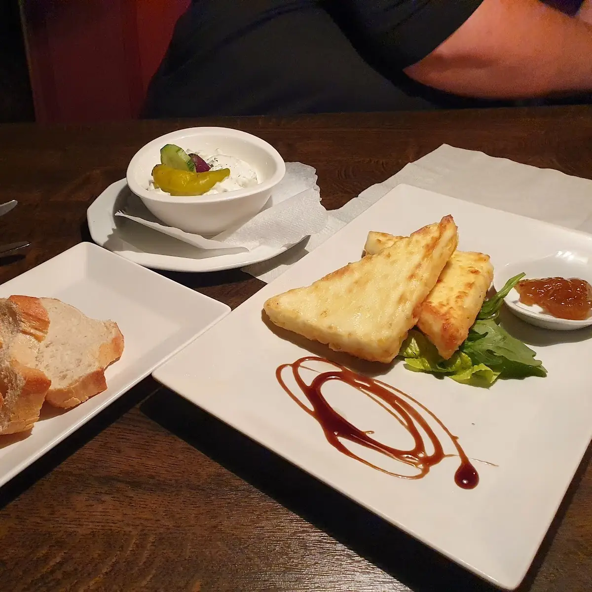 Saganaki, Athanassia Vlachos Restaurant Taverne Lakis