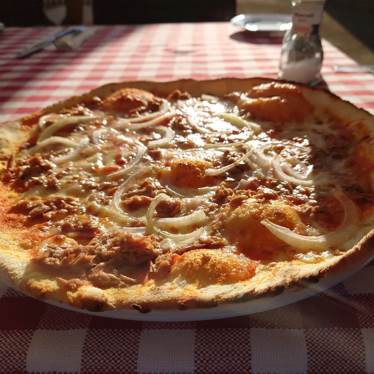 Pizza Con Tonno E Cipolla