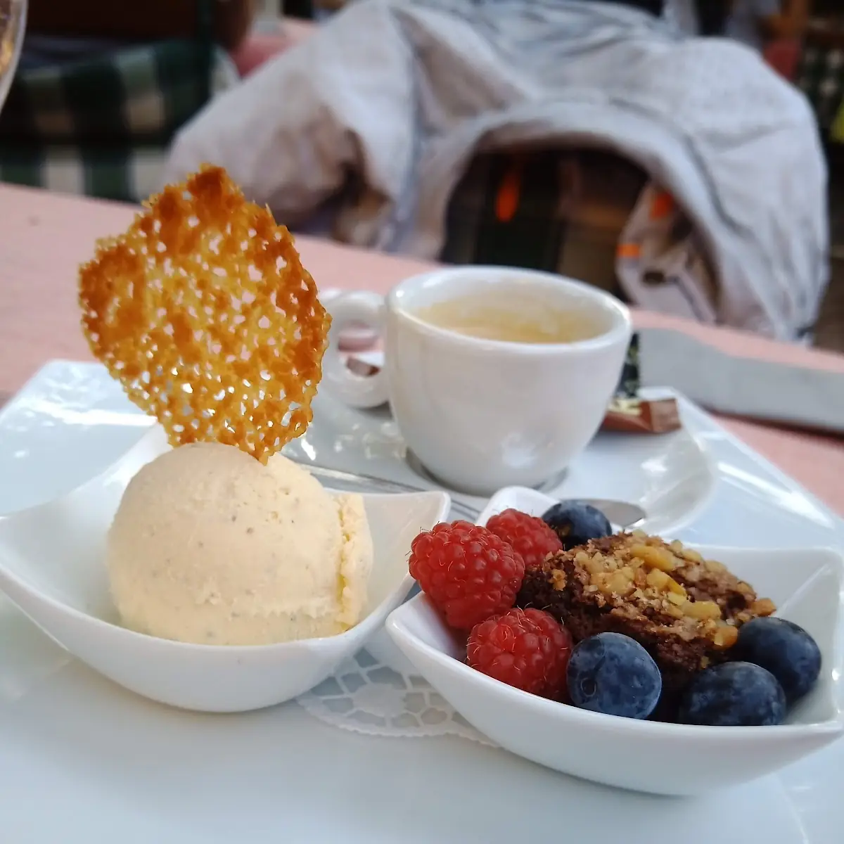 Eiskaffee, Pflugwirts Gasthaus mit Hotel in Oberkirch (Baden)
