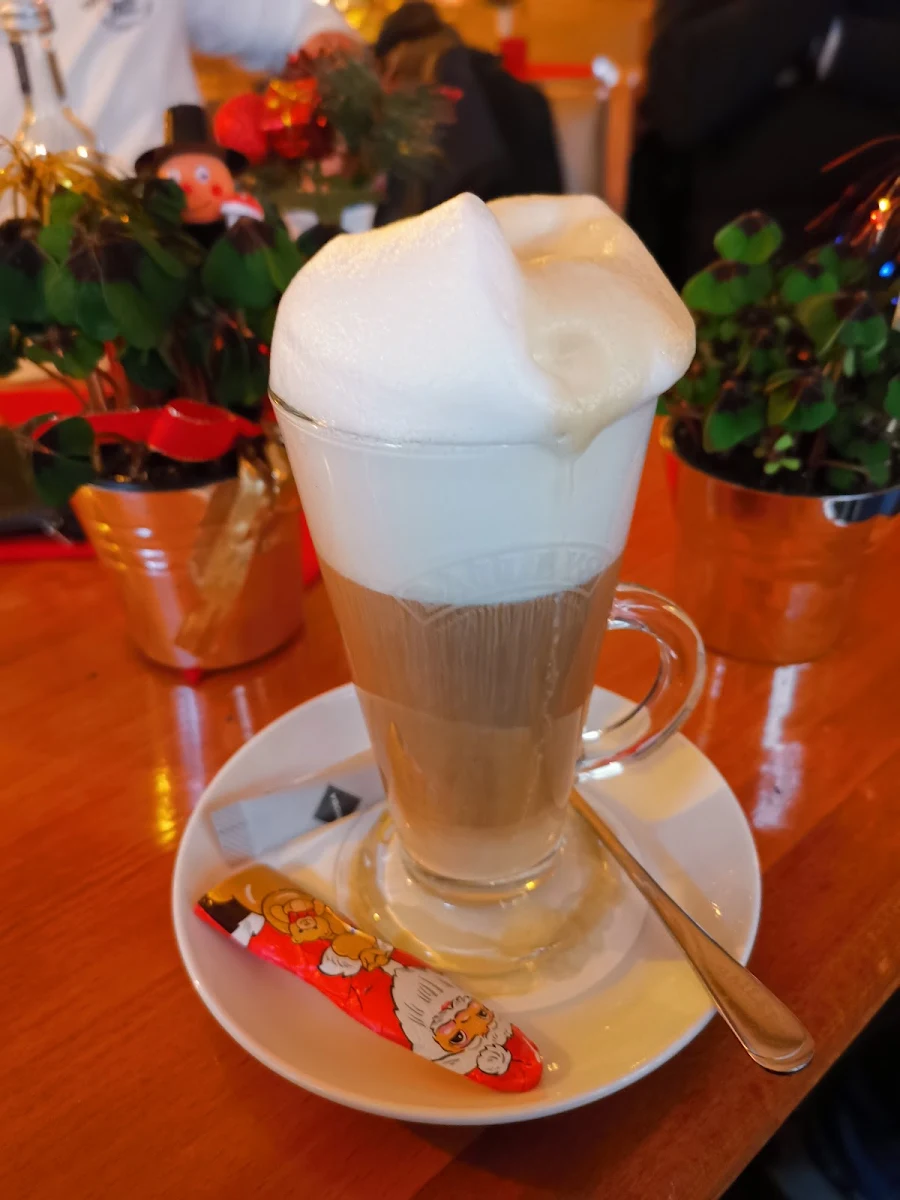 Highlights, Damm-Café