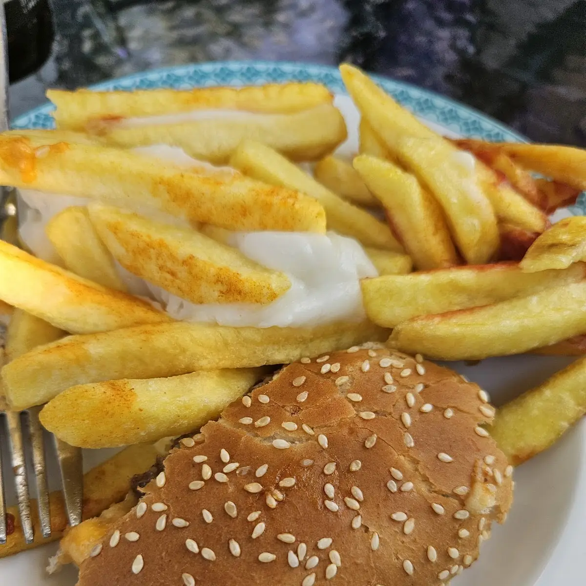 Burger, Al-Jasmin Restaurant مطعم الياسمين