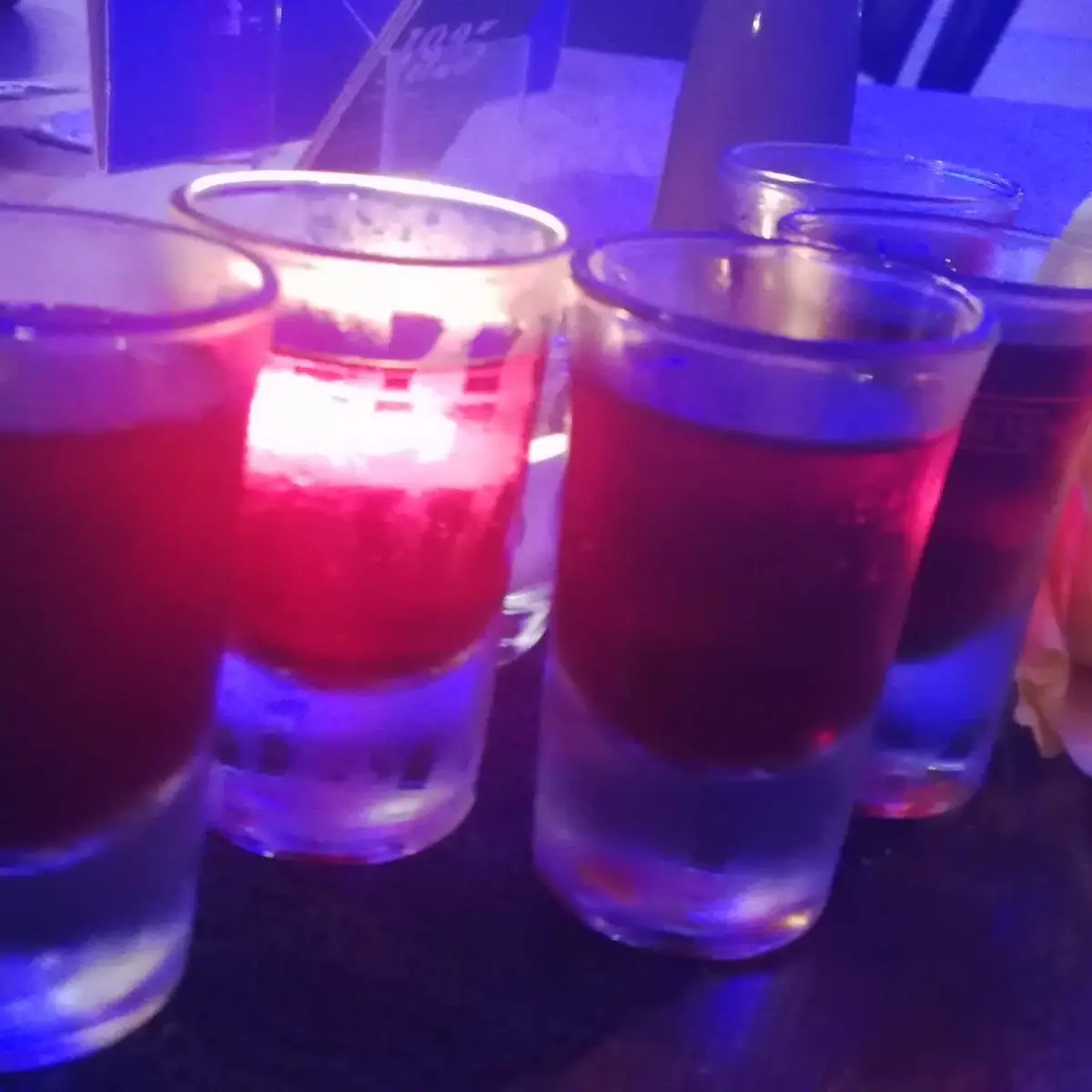 Ouzo, SIRTAKI • Griechisches Restaurant