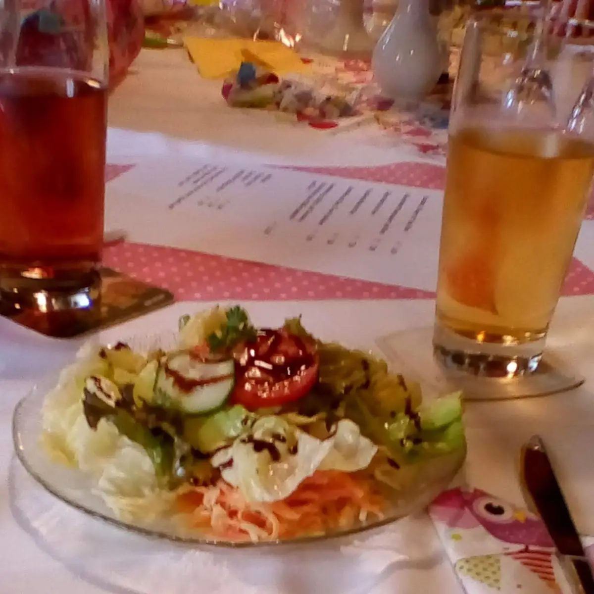 Salat, Gaststätte Zur Dorfschänke Mandler, Armin u. Bettina Termine nach Absprache möglich,