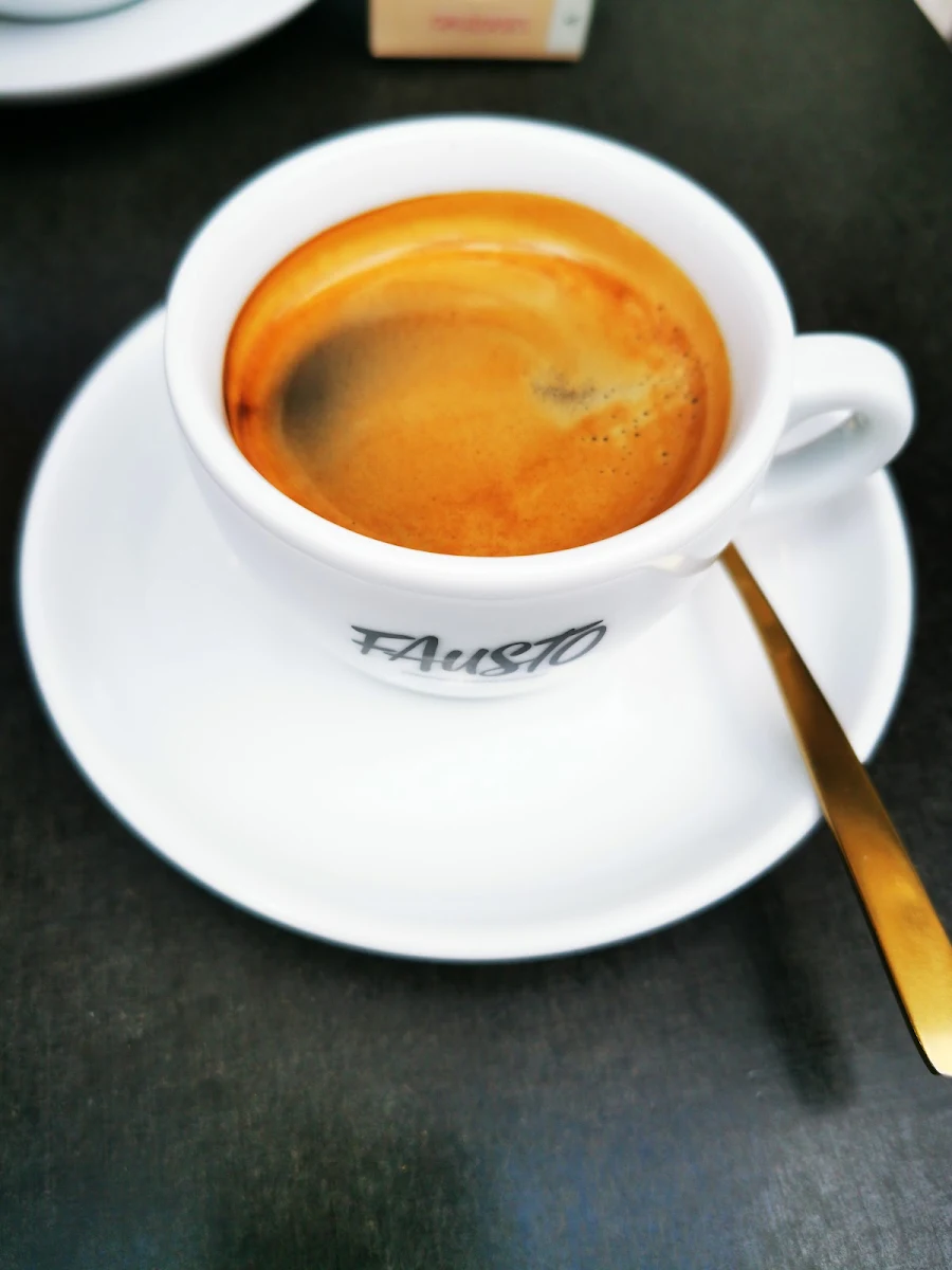 Long Black, Mr. Ben