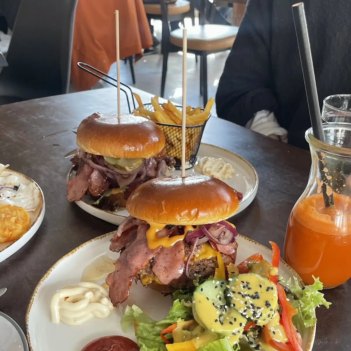 Supreme Burger