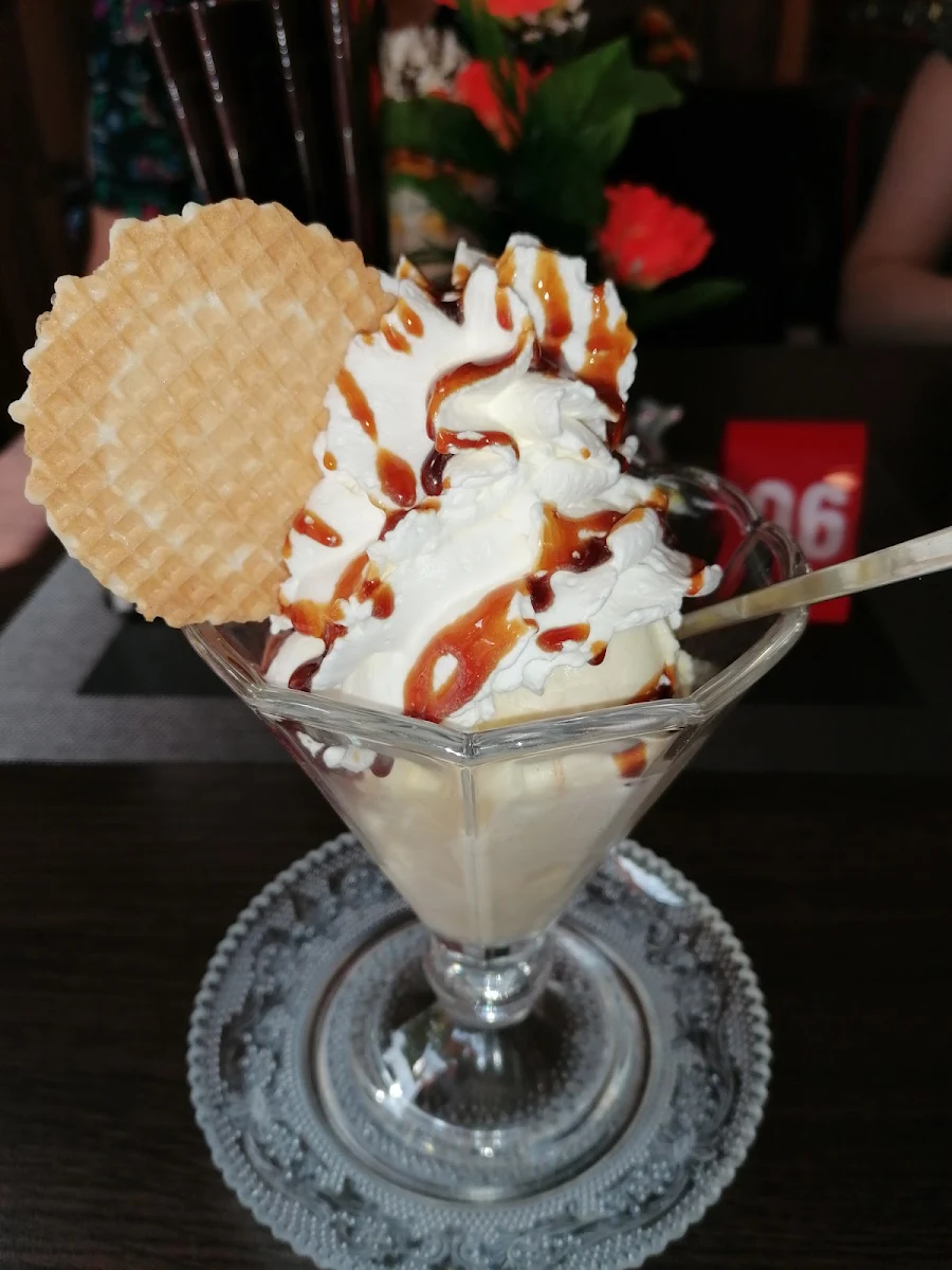Schoko-vanille Eisbecher, Eiscafe Süd