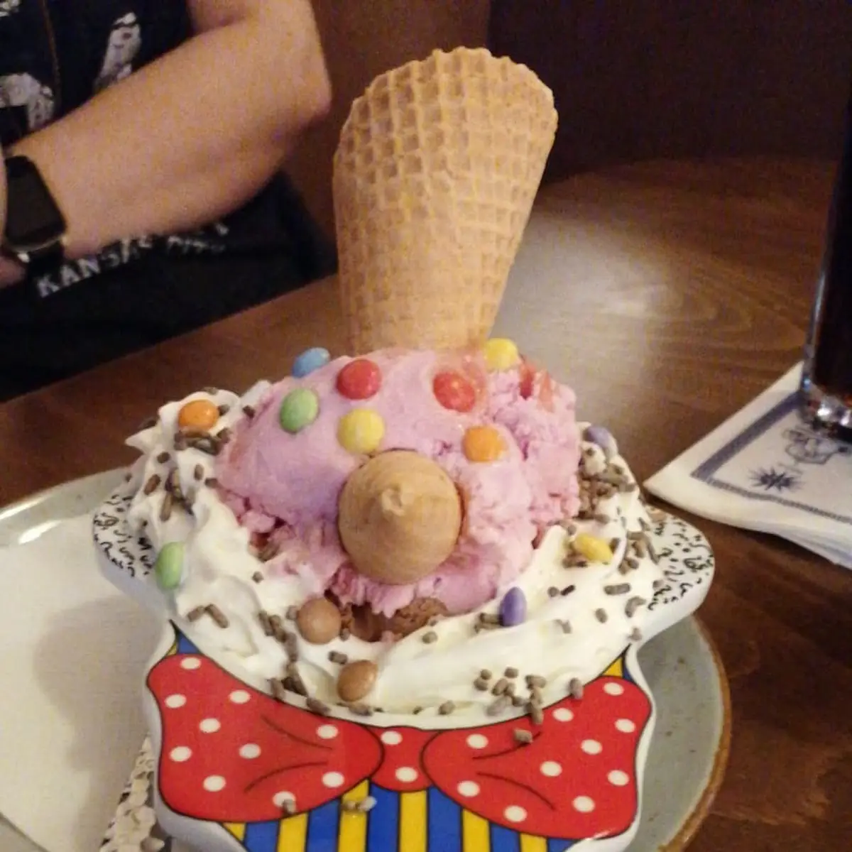 Pinocchio Eis, THEO & LOGOS