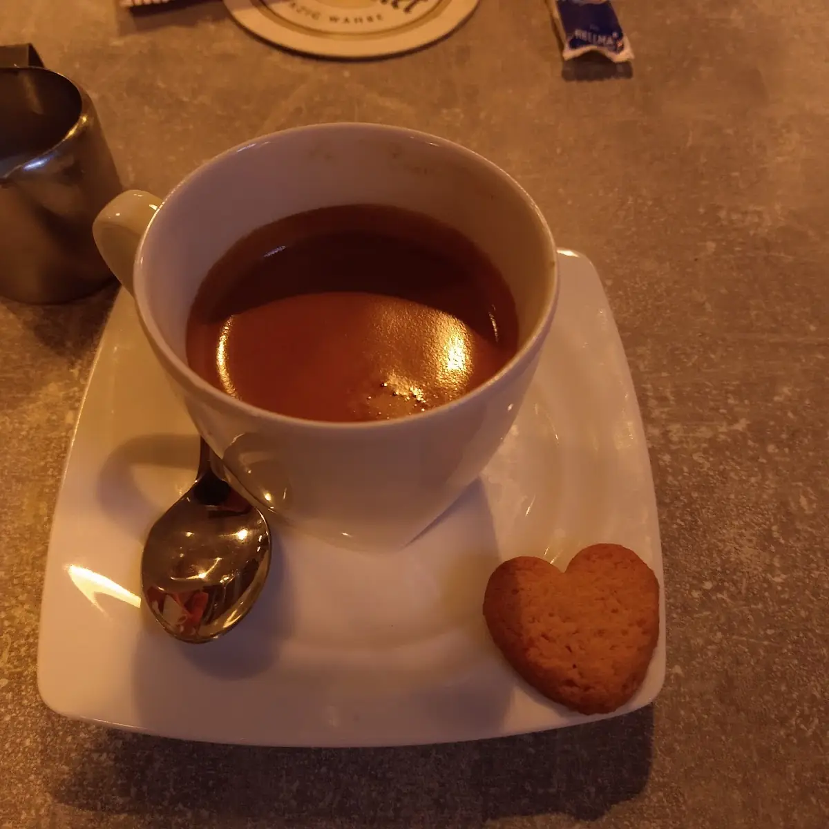 Espresso, L'Osteria Apulien Bunde