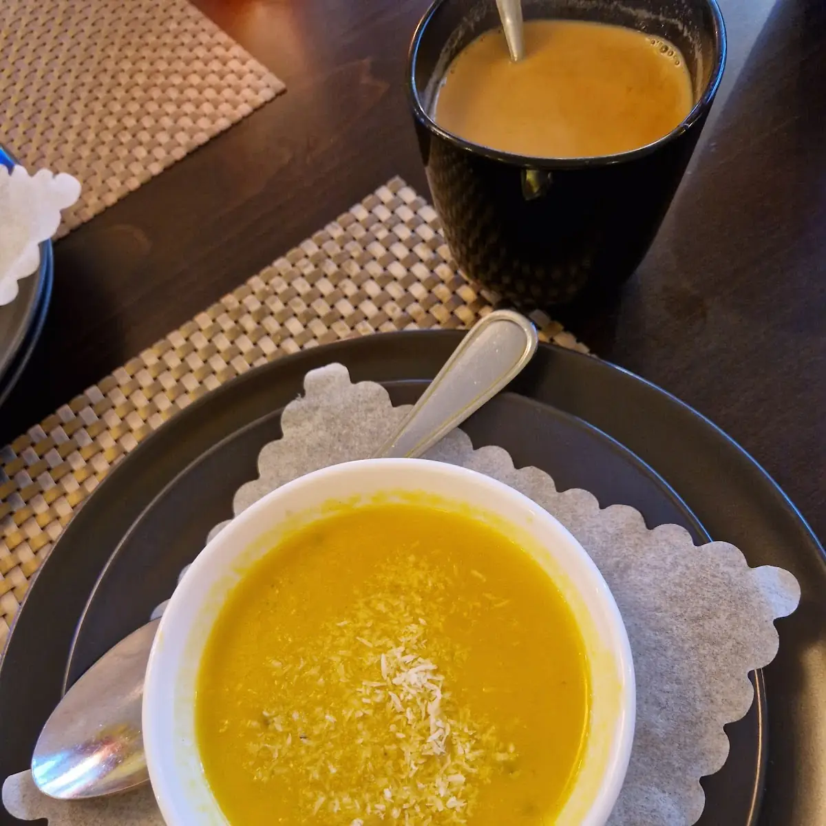 Mango Suppe, Sadhu