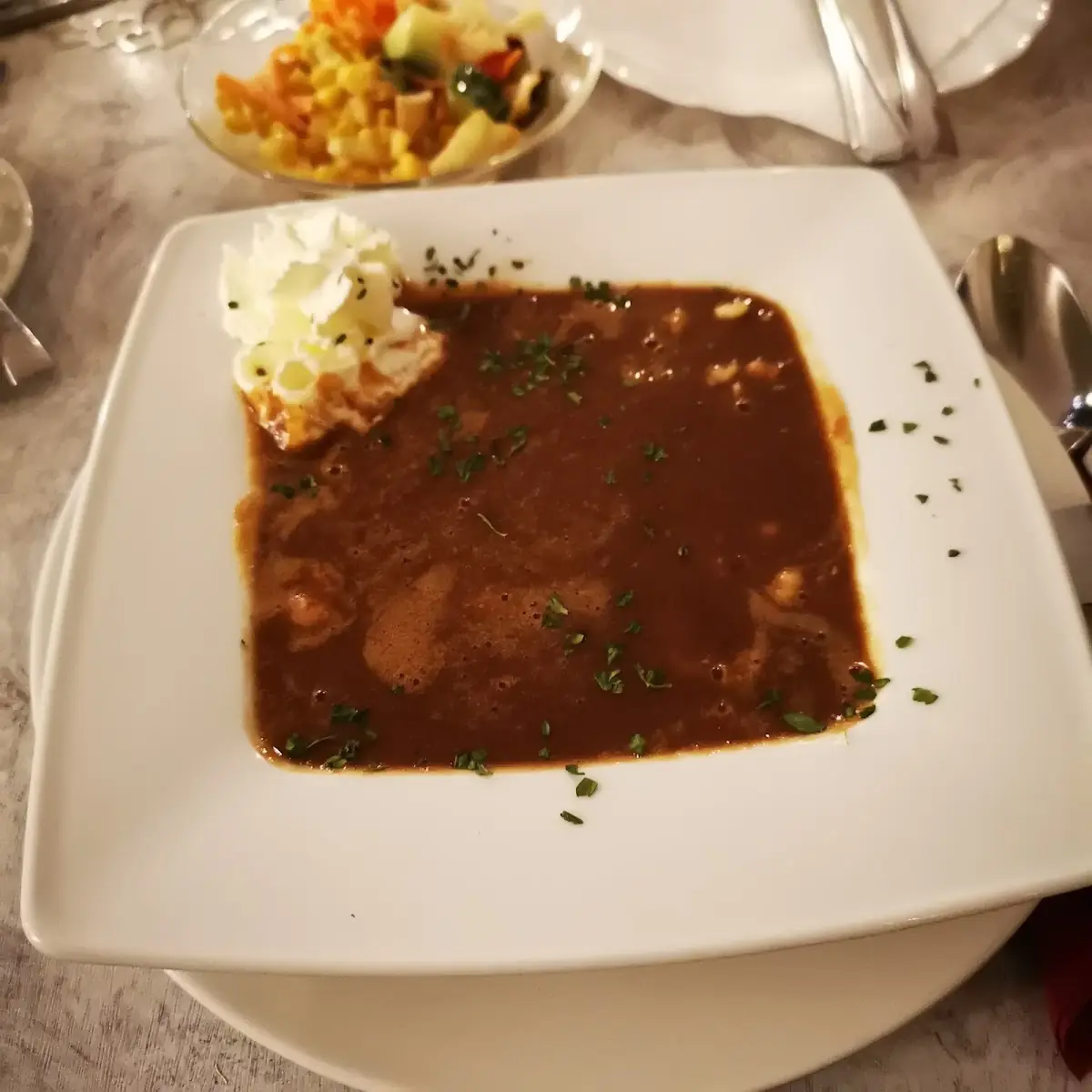 Krabbensuppe, Restaurant vor Anker