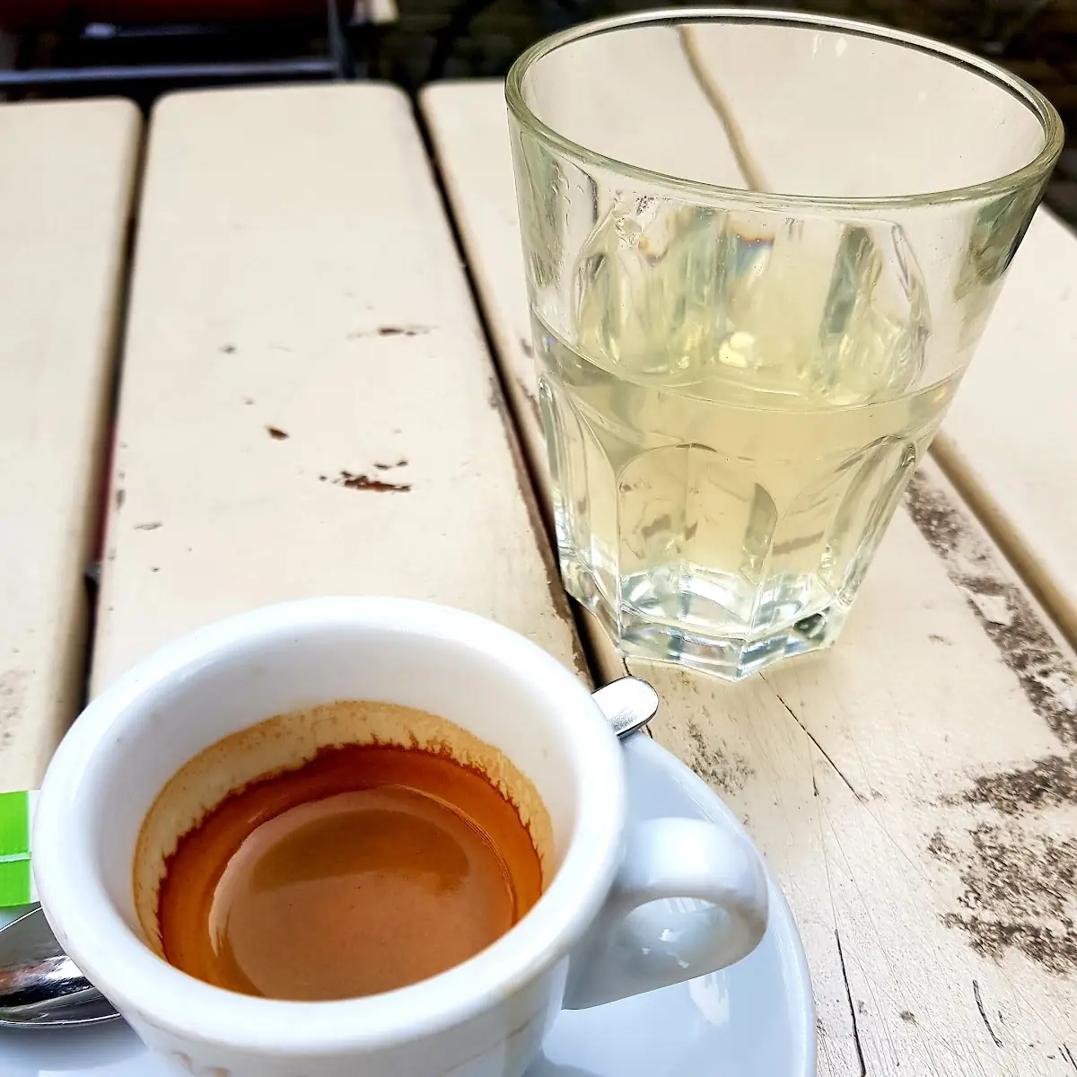 Espresso Und Holunderlimo