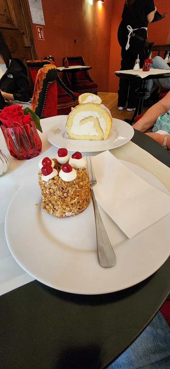 Crown Cake