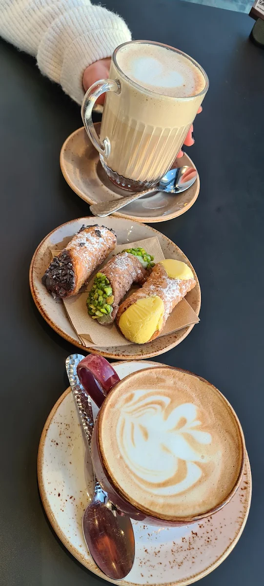 Cannoli, Fili Café