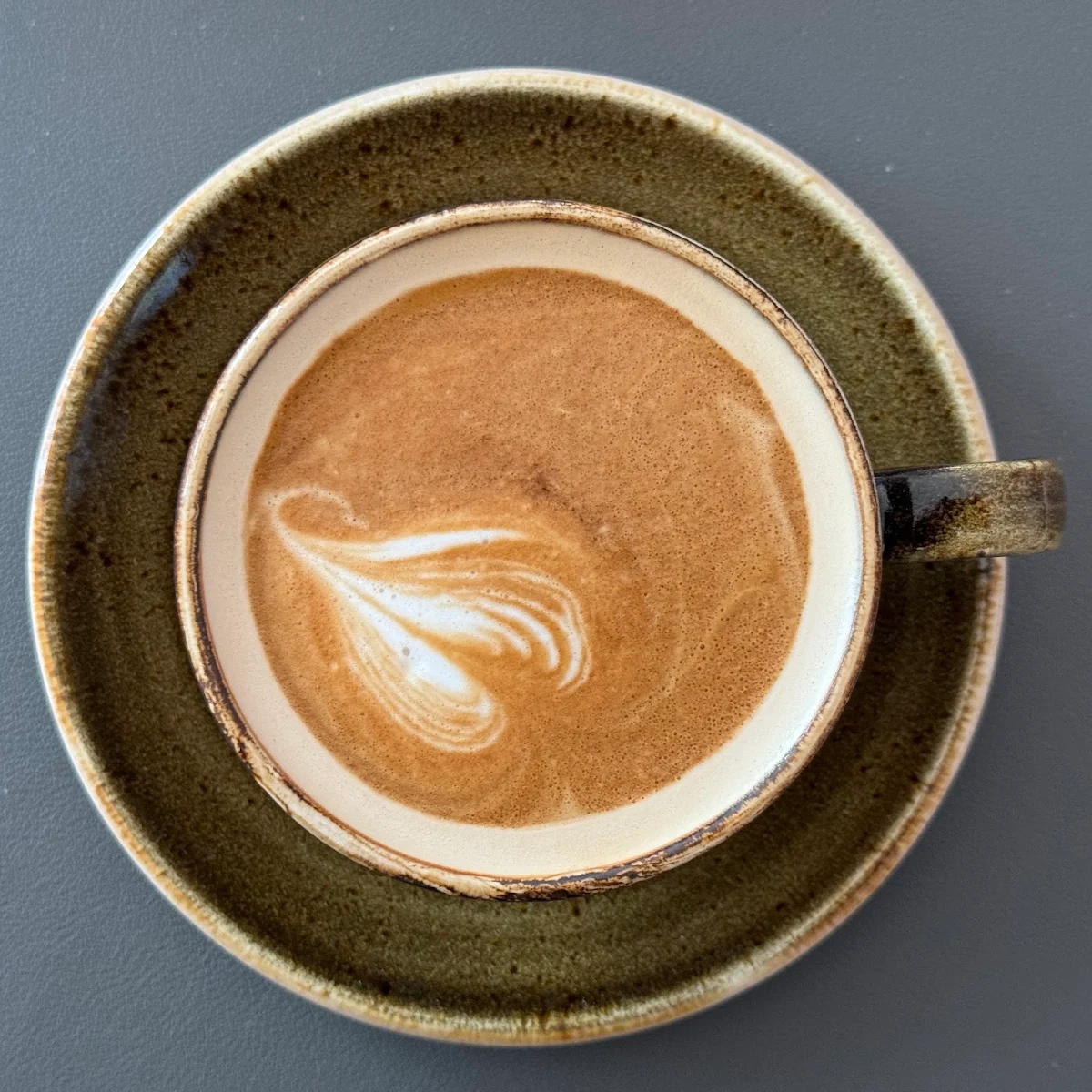 Flat White, Fili Café
