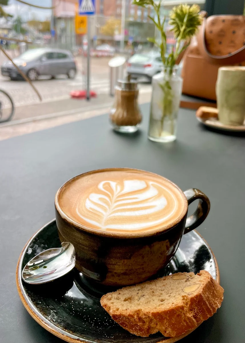 Highlights, Fili Café