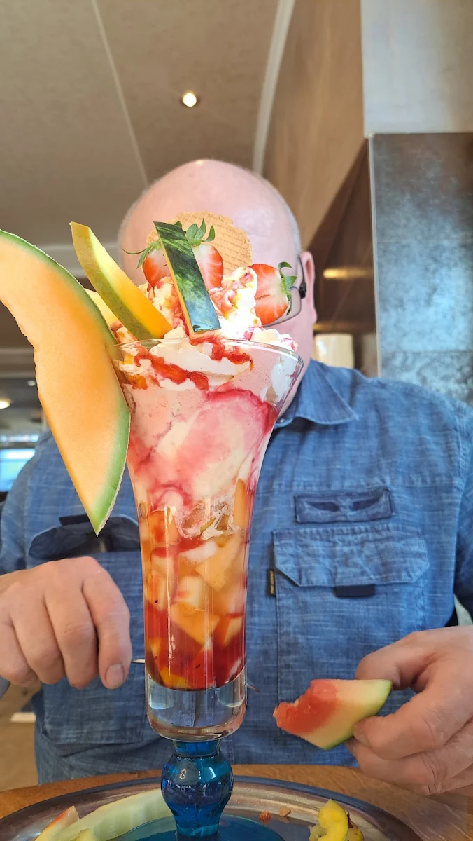Eis Erdbeere Mit Sahne, Eiscafé Peppone Kohlscheid