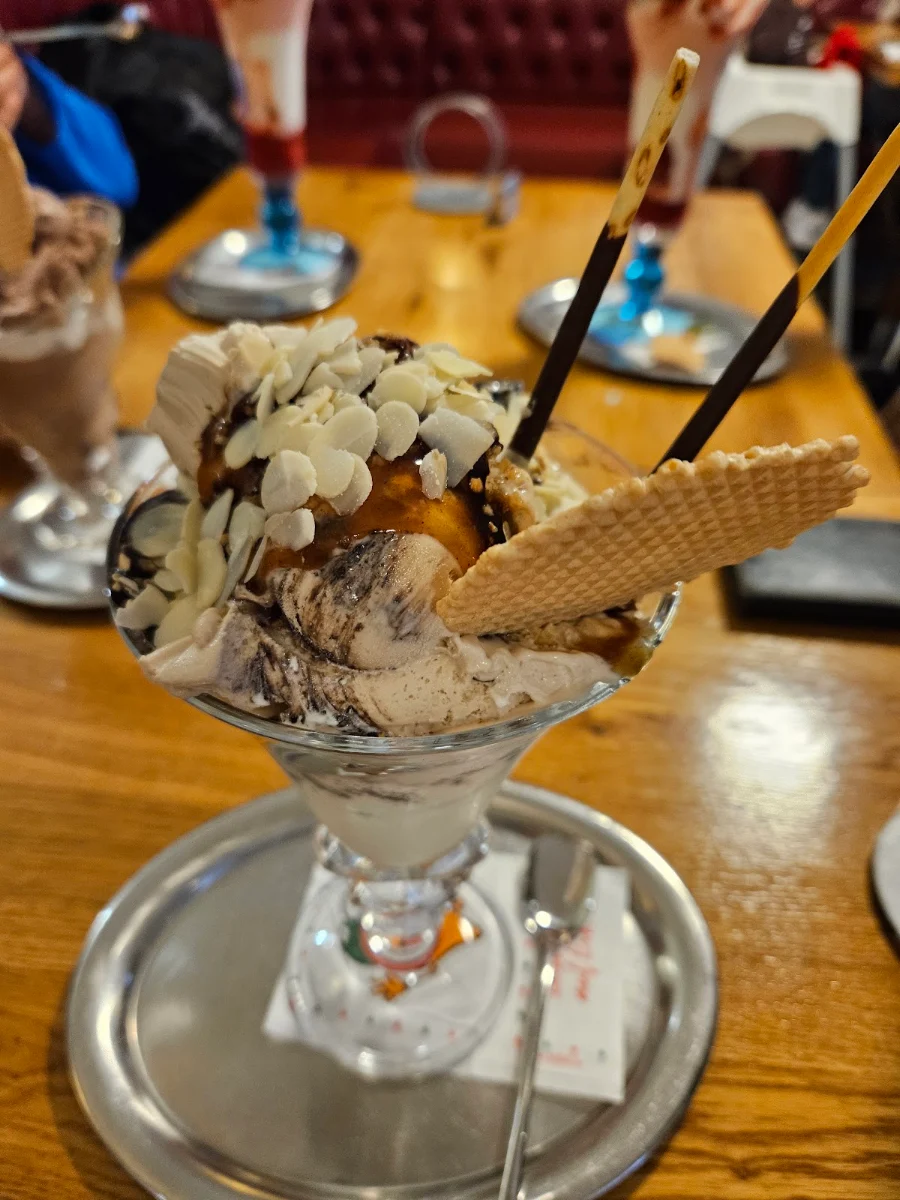 Nuss Becher, Eiscafé Peppone Kohlscheid