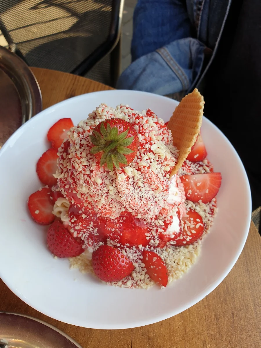 Spaghetti Eis Erdbeer, Eiscafé Peppone Kohlscheid