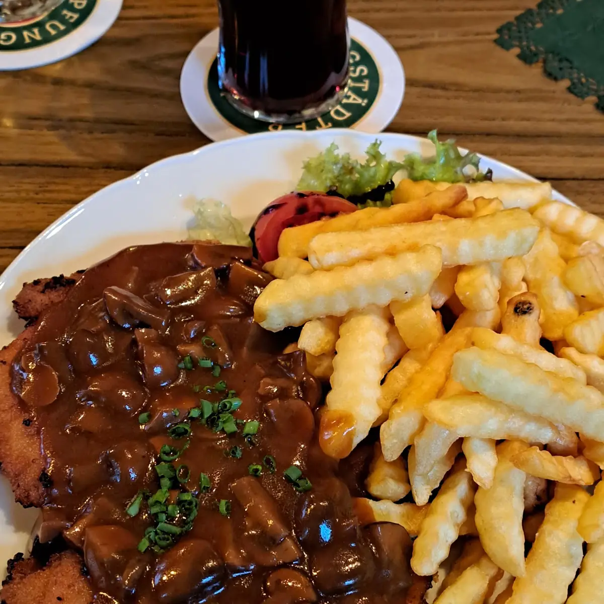 Jägerschnitzel, Gasthaus "Zum Odenwald" Ellenbach