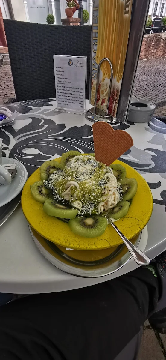Spaghetti Eis Kiwi